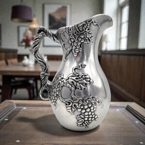 Carson Statesmetal Vineyard Elegance Pewter Water Pitcher Grapes & Vines 9 5/8"